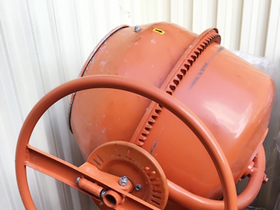近新水泥搅拌机140L出让，可用于水泥搅拌或 ...