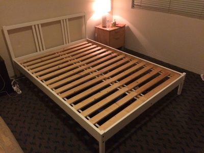 搬家出售Double Bed + 床垫！