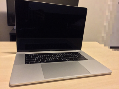 出MacBook Pro 15带touch bar