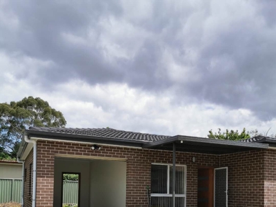 lidcombe 近火车站全新 house，2房granny整 ...