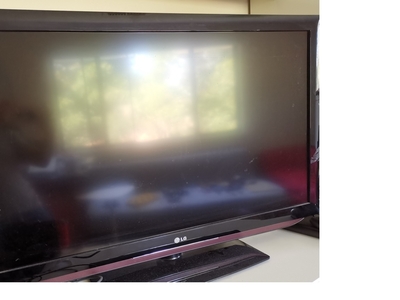 42 LG HDTV For Urgent Sale