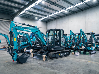 墨尔本挖掘机滑移装载机出售