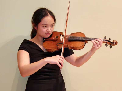 华裔少女周文慧演奏门德尔松小提请协奏曲 ...