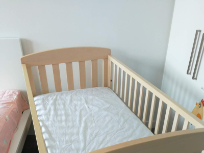 Baby Bunting 婴儿床+床垫 + Queen 床垫 ...